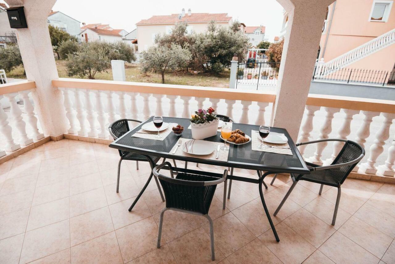 Apartmani Tamaris Vodice Esterno foto