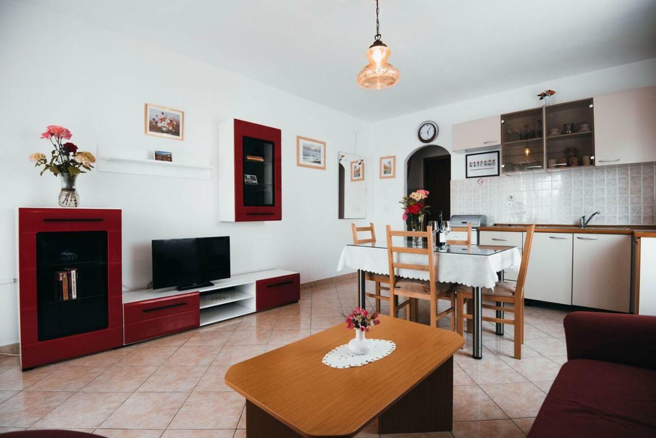 Apartmani Tamaris Vodice Esterno foto