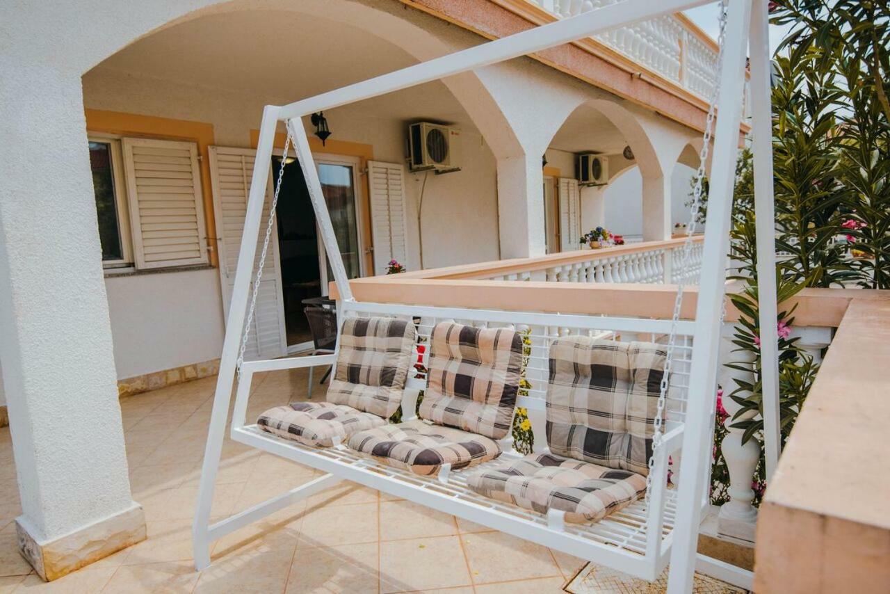 Apartmani Tamaris Vodice Esterno foto