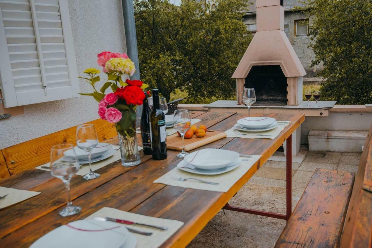 Apartmani Tamaris Vodice Esterno foto