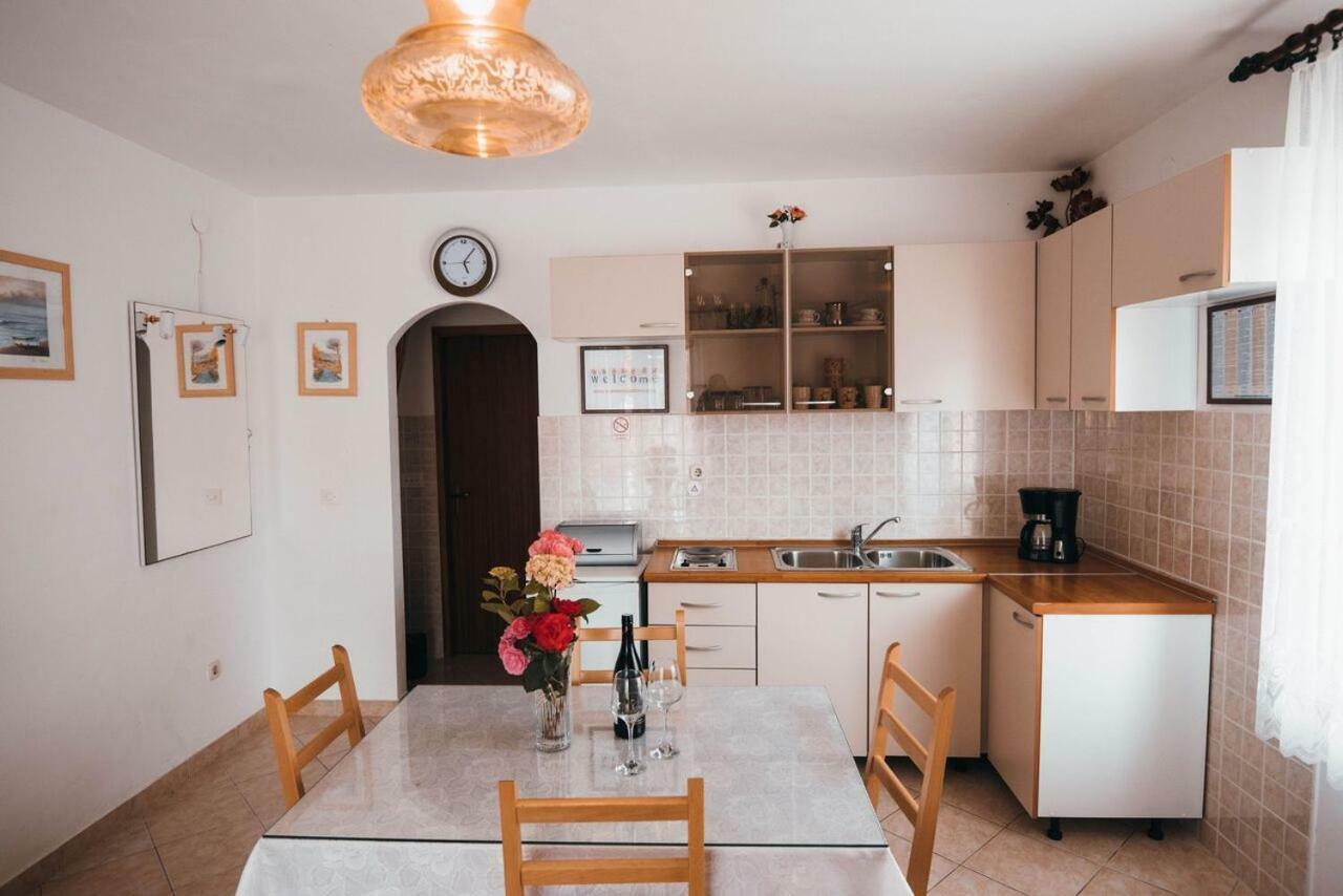 Apartmani Tamaris Vodice Esterno foto