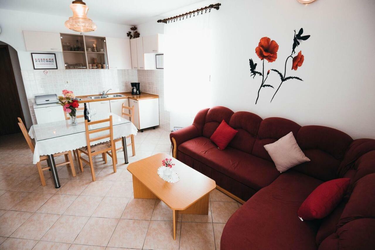 Apartmani Tamaris Vodice Esterno foto