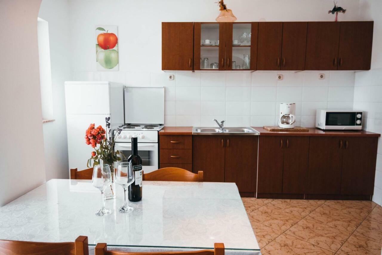 Apartmani Tamaris Vodice Esterno foto