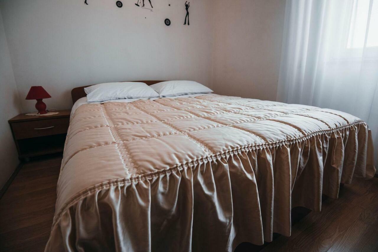 Apartmani Tamaris Vodice Esterno foto