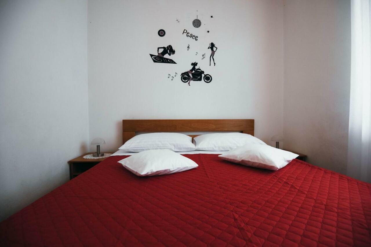 Apartmani Tamaris Vodice Esterno foto