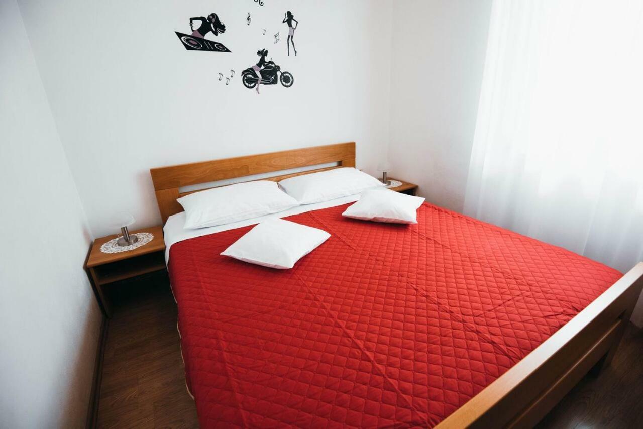 Apartmani Tamaris Vodice Esterno foto