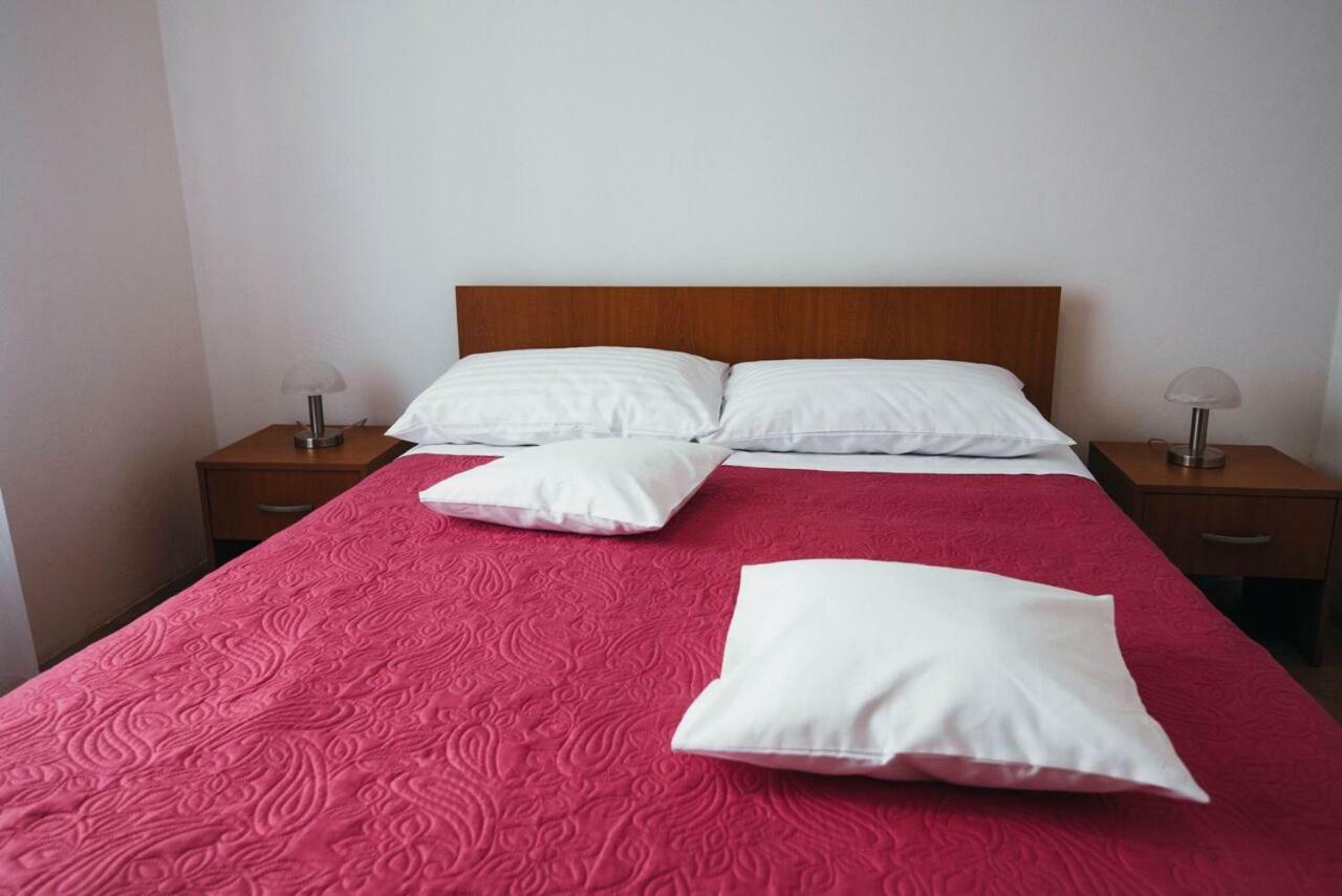Apartmani Tamaris Vodice Esterno foto