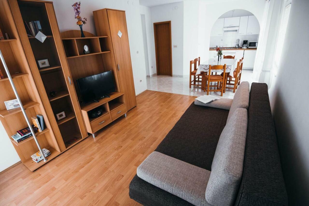 Apartmani Tamaris Vodice Esterno foto