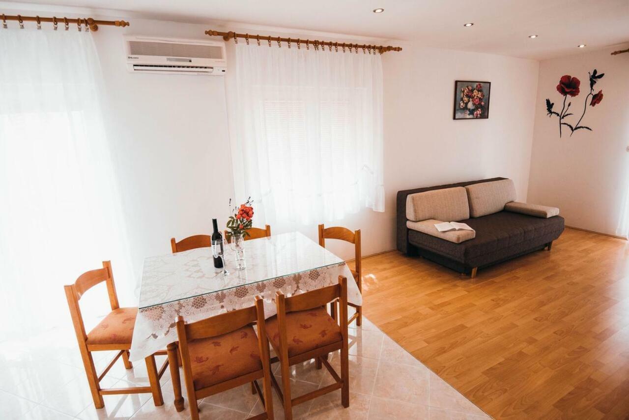 Apartmani Tamaris Vodice Esterno foto