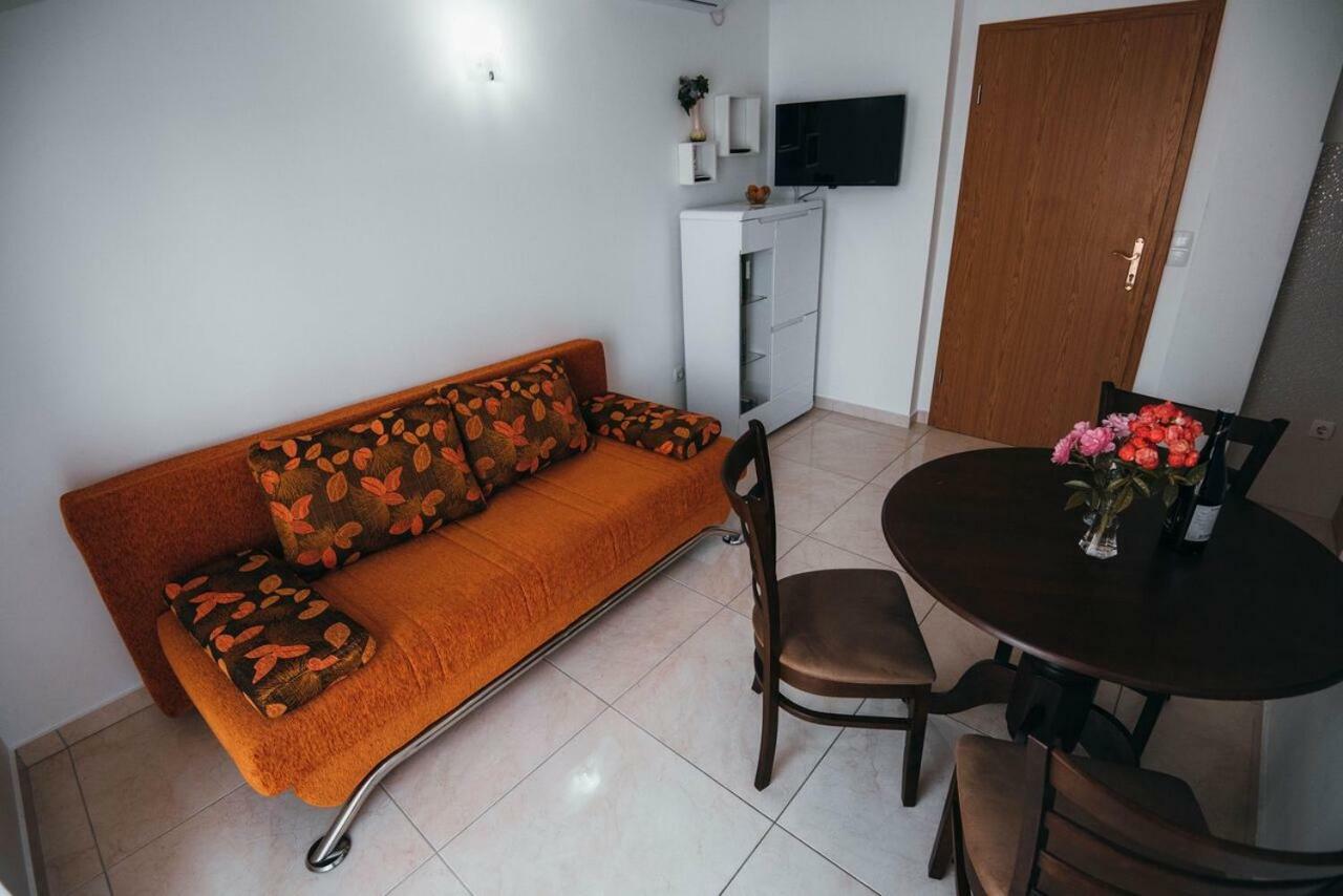 Apartmani Tamaris Vodice Esterno foto