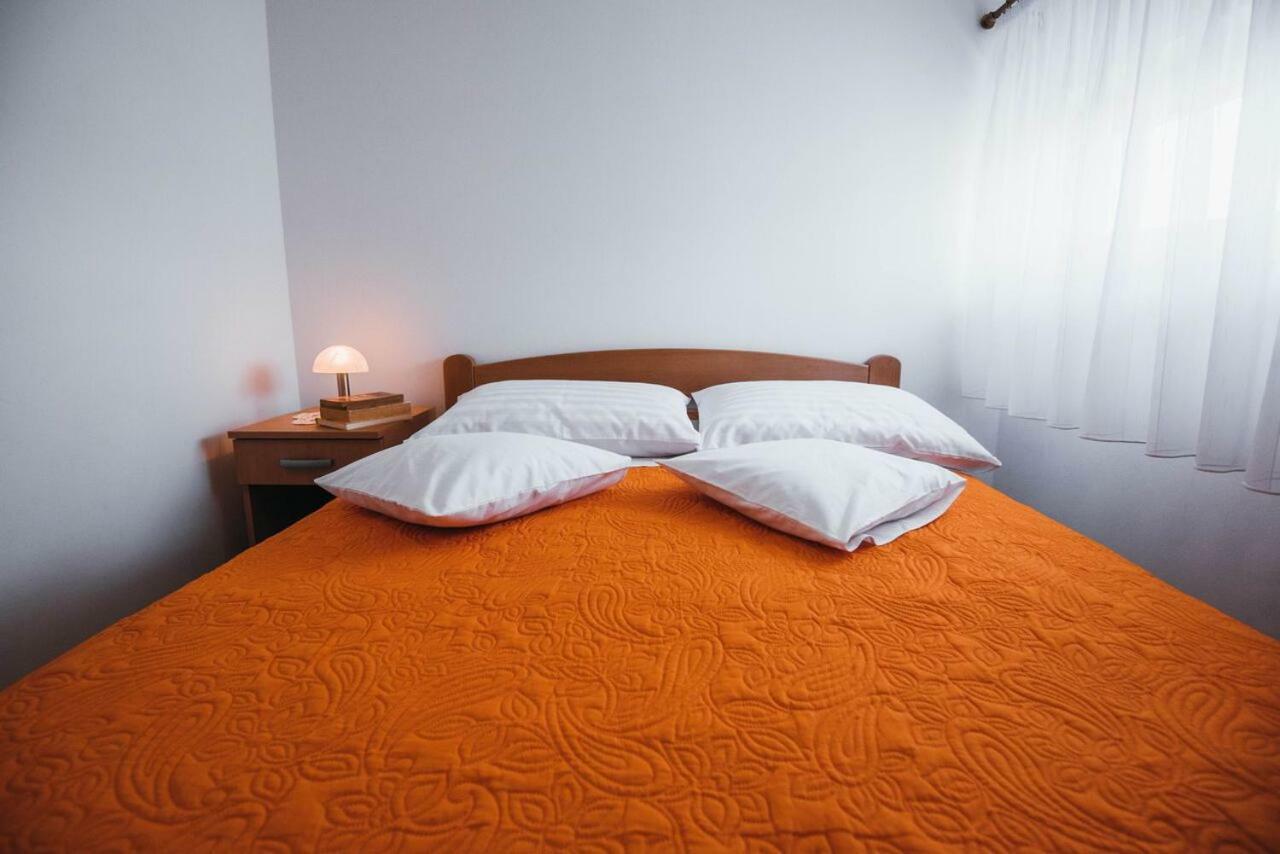 Apartmani Tamaris Vodice Esterno foto