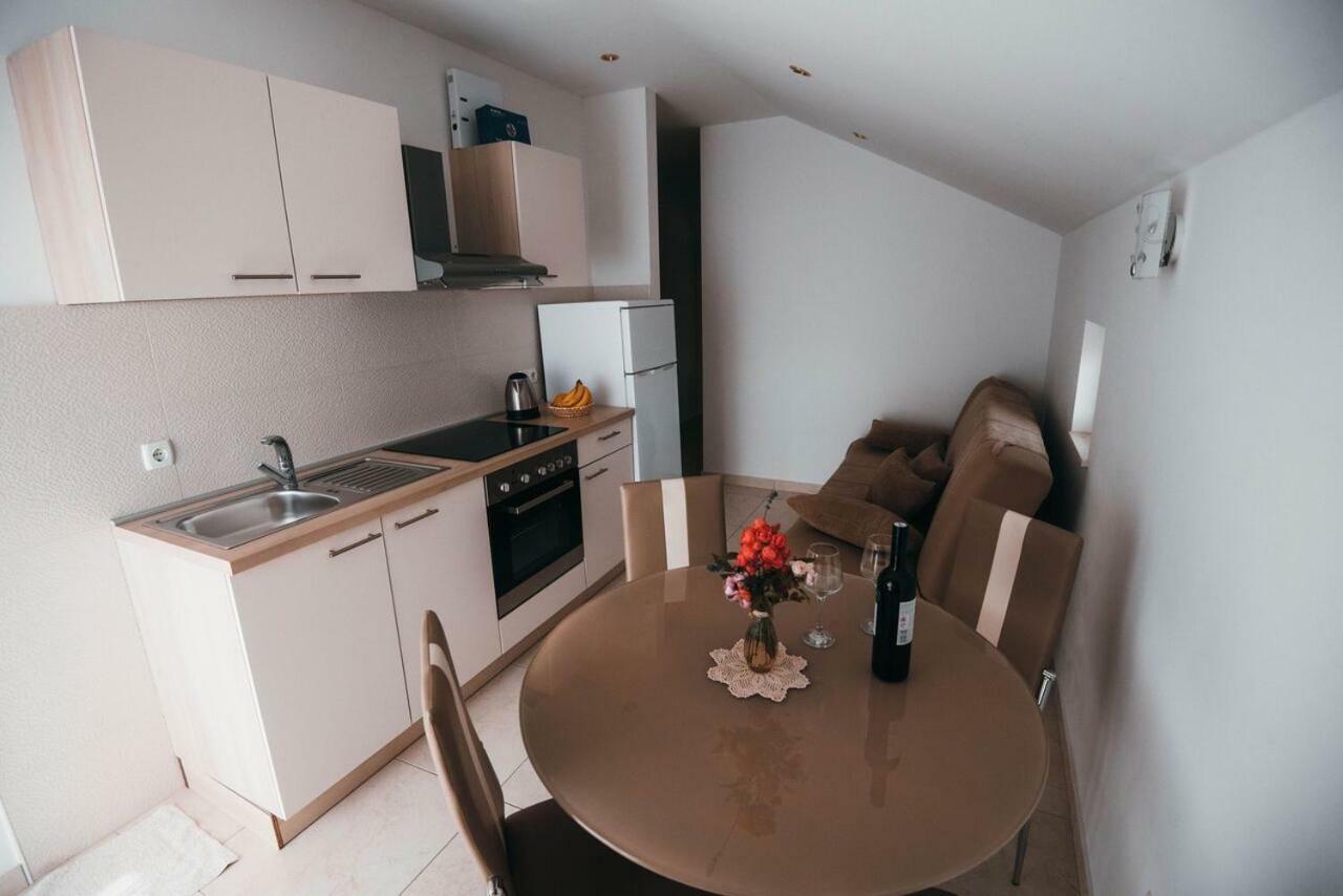 Apartmani Tamaris Vodice Esterno foto
