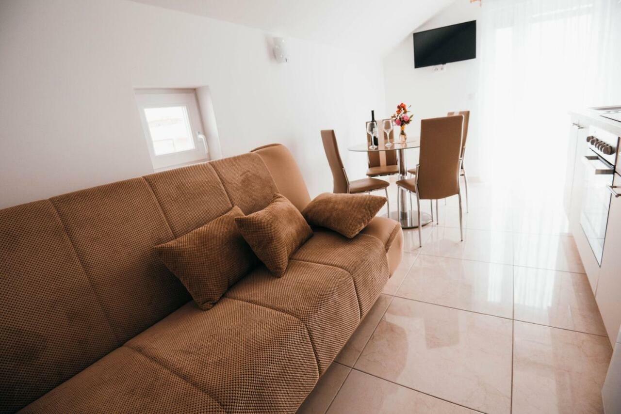 Apartmani Tamaris Vodice Esterno foto