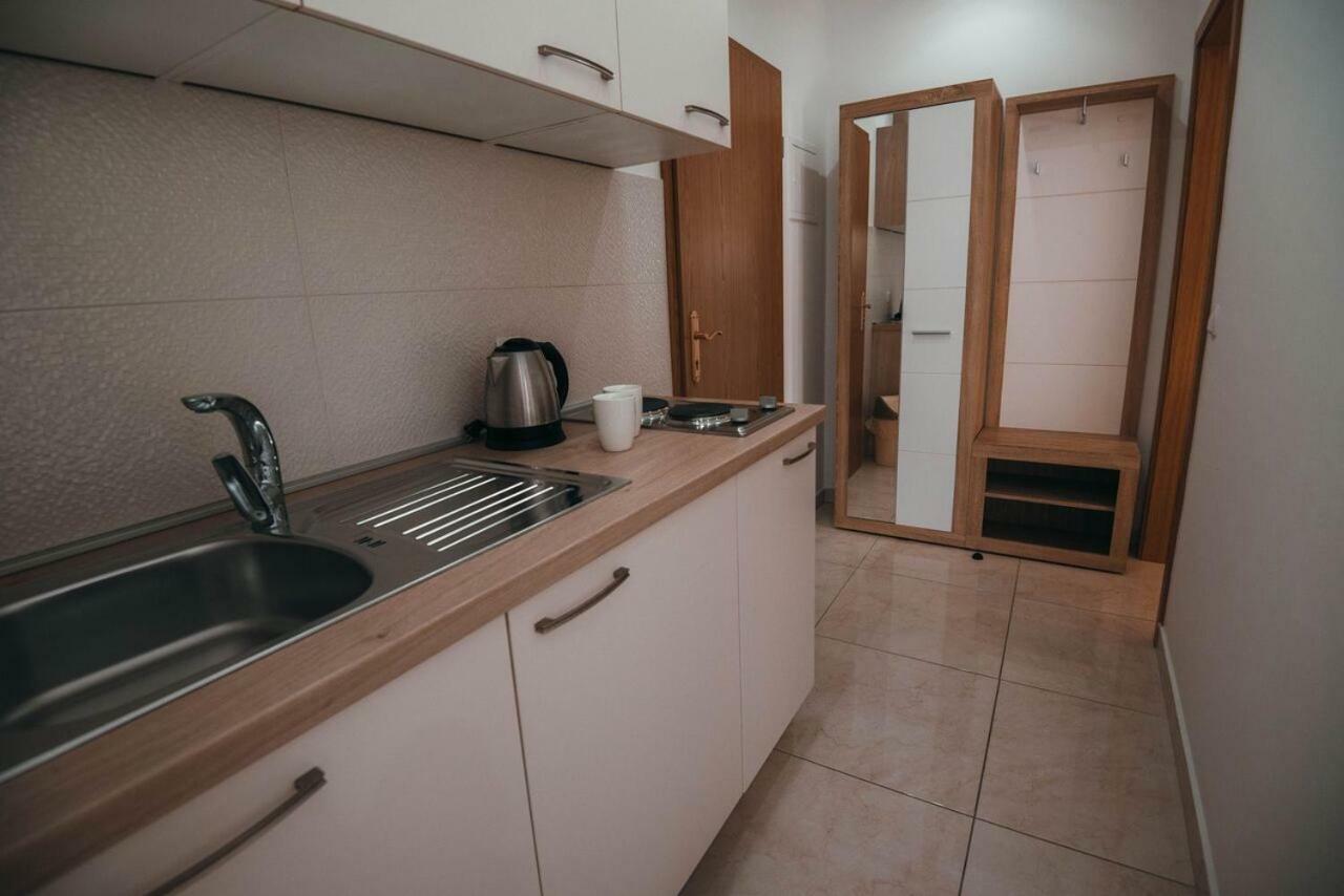 Apartmani Tamaris Vodice Esterno foto