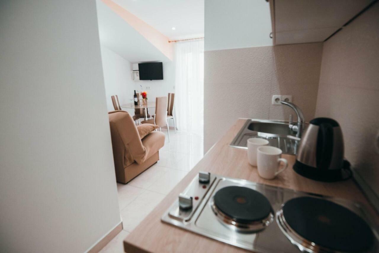 Apartmani Tamaris Vodice Esterno foto