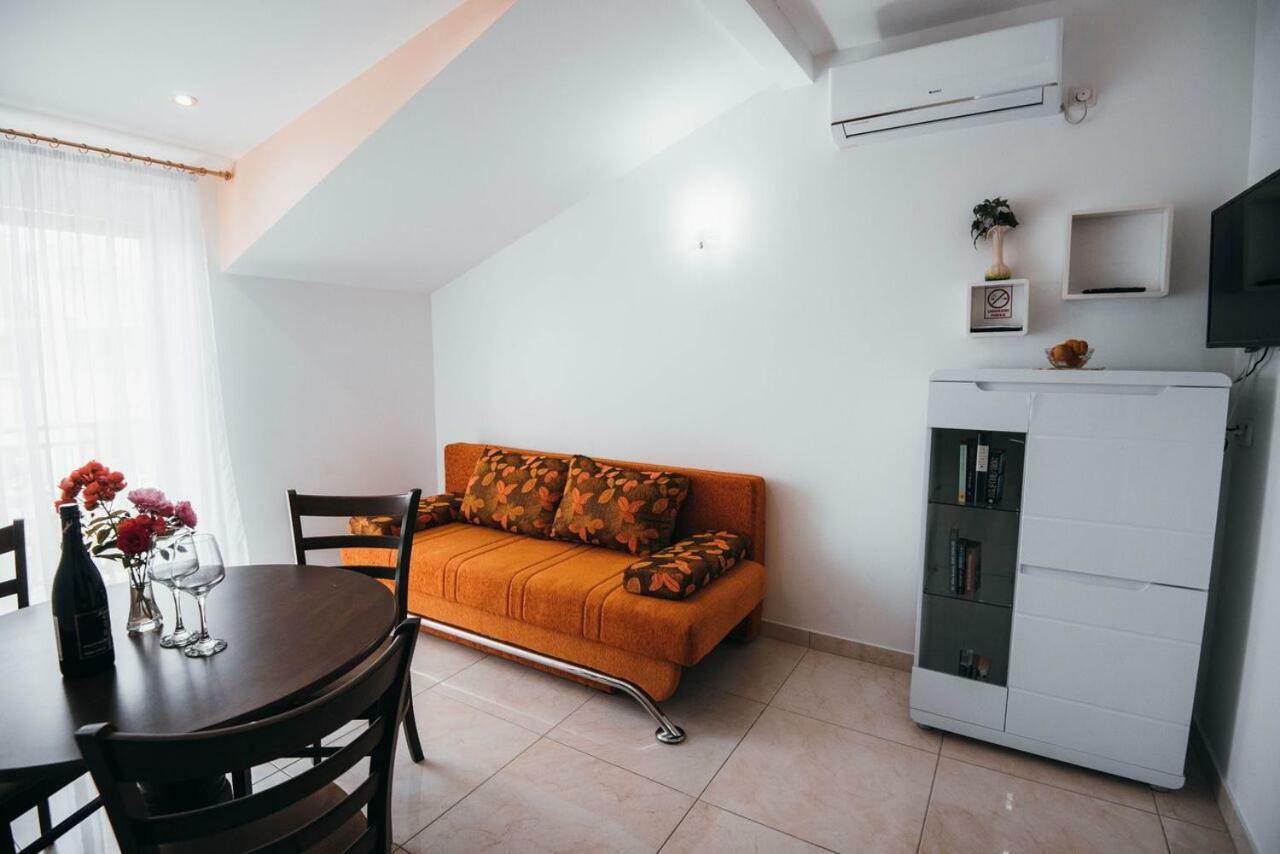 Apartmani Tamaris Vodice Esterno foto
